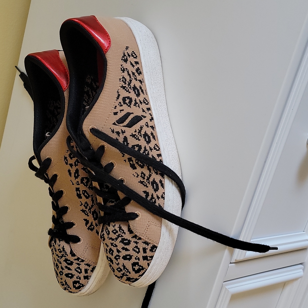 Sketches Tennis shoes